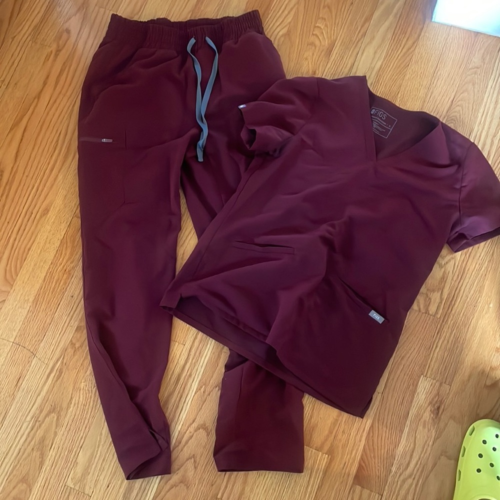 Maroon Figs Set